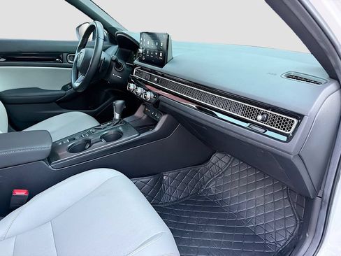 Used 2025 Honda Civic Sport image 30