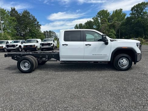 New 2026 GMC Sierra 3500 Pro w/ Convenience Package AWD/4WD image 5