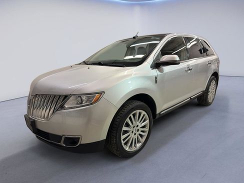 Used 2012 Lincoln MKX AWD image 3