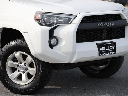 Used 2018 Toyota 4Runner SR5 Premium image 6