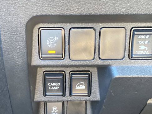 Used 2022 Nissan Frontier SV AWD/4WD image 28