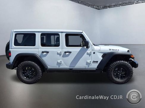 Used 2026 Jeep Wrangler Unlimited Sport AWD/4WD image 2