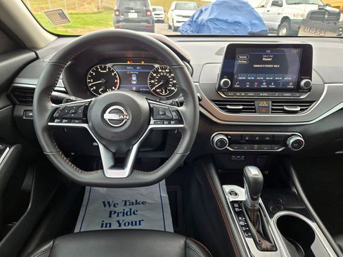 Used 2024 Nissan Altima 2.5 SR image 18