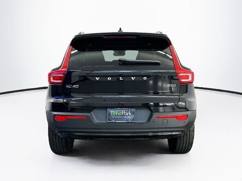 Used 2025 Volvo XC40 B5 Plus AWD/4WD image 7