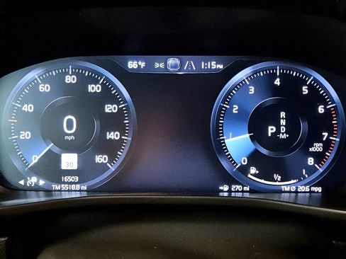 Used 2022 Volvo XC40 T5 R-Design w/ Advanced Package image 43