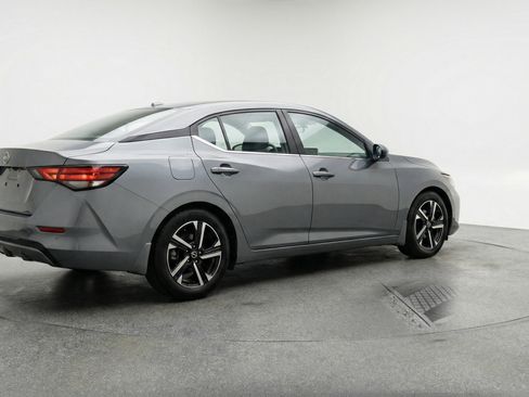 Used 2025 Nissan Sentra SV FWD image 9