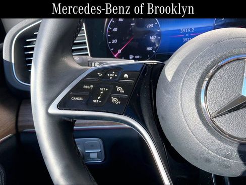 Used 2025 Mercedes-Benz GLE 350 4MATIC image 23