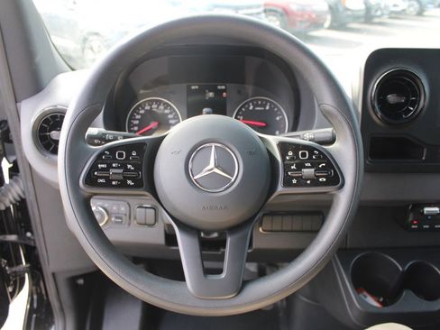 Used 2024 Mercedes-Benz Sprinter 2500 image 26