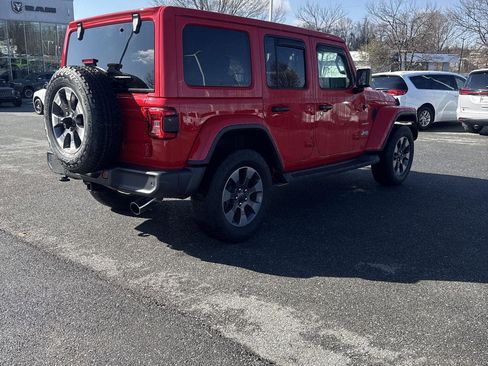 Used 2019 Jeep Wrangler Unlimited Sahara image 4