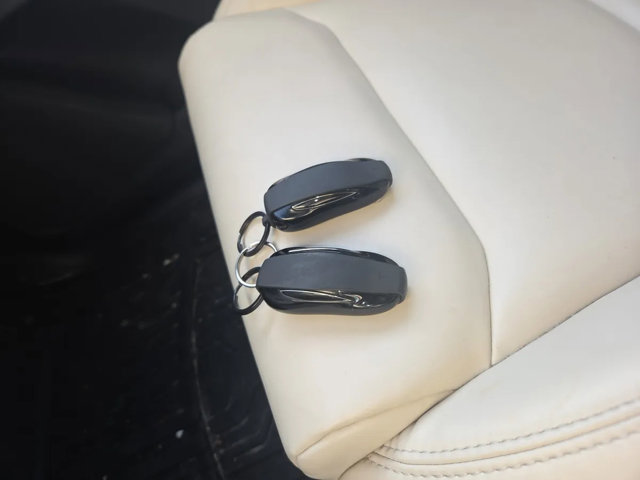 Used 2020 Tesla Model X Long Range AWD/4WD image 8