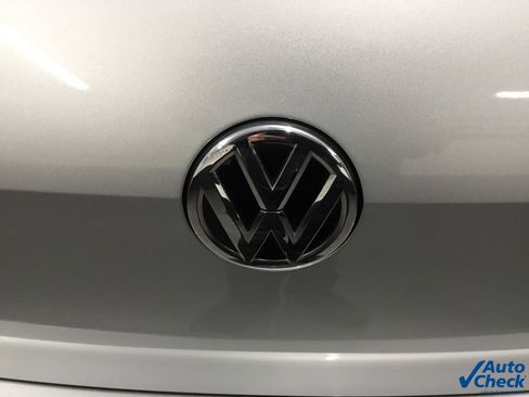 Used 2017 Volkswagen GTI SE image 13