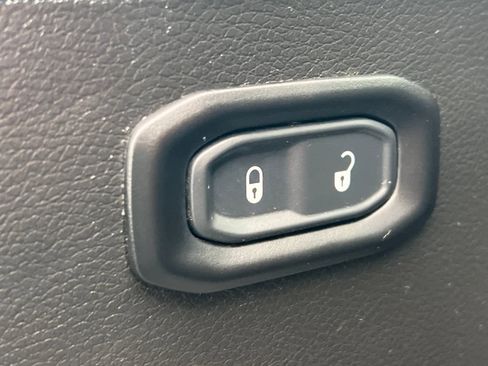 Used 2022 Jeep Wrangler Unlimited Sport image 13