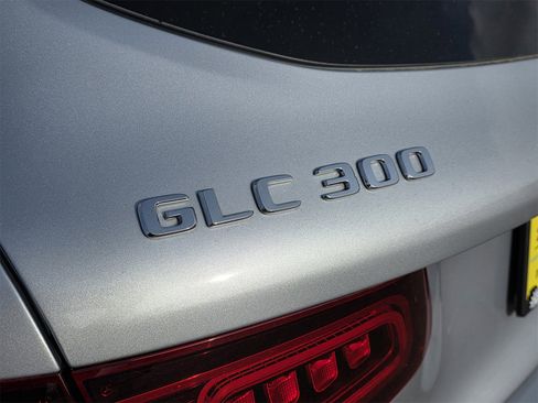 Used 2021 Mercedes-Benz GLC 300 image 31