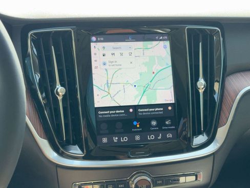 Certified 2023 Volvo V60 B5 Cross Country Plus image 21