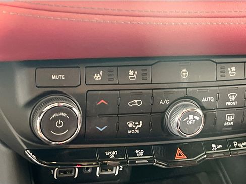 Used 2022 Dodge Durango R/T image 19