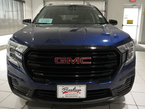 Used 2023 GMC Terrain SLE w/ Driver Convenience Package AWD/4WD image 6
