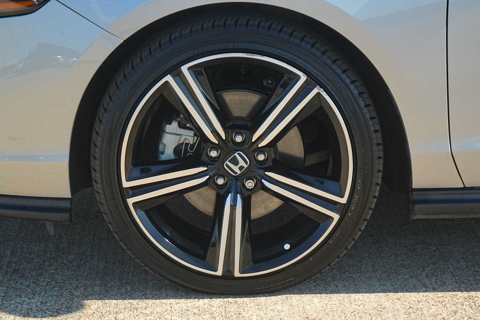 Used 2023 Honda Accord Sport image 7