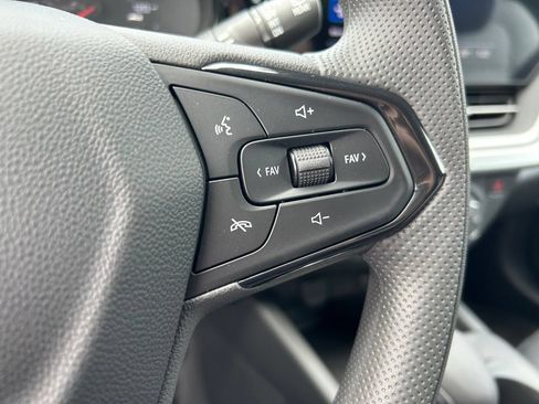 New 2026 Chevrolet Trax LS w/ LS Convenience Package FWD image 20
