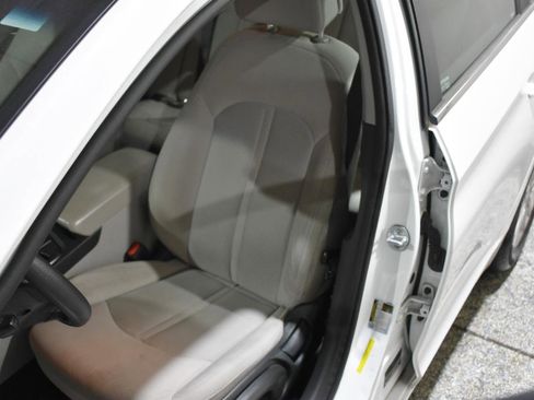 Used 2015 Hyundai Sonata SE FWD image 32