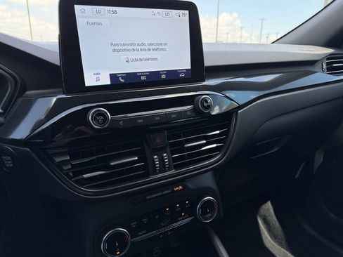 Used 2025 Ford Escape ST-Line image 16