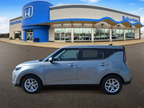 Used 2024 Kia Soul LX w/ Option Group 015 image 5