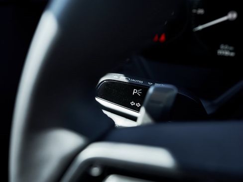 Used 2024 Porsche 911 Carrera 4S w/ Premium Package image 48