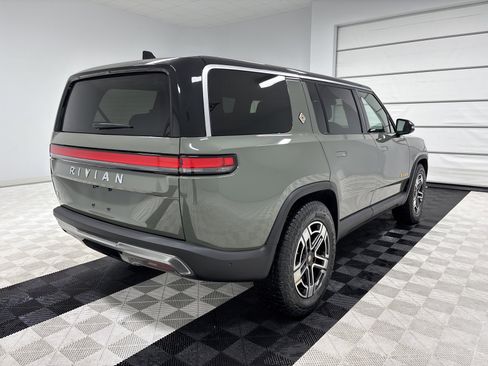 Used 2022 Rivian R1S Launch Edition image 5