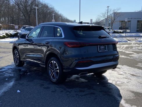 Used 2025 Audi Q5 Premium w/ Convenience Package image 7