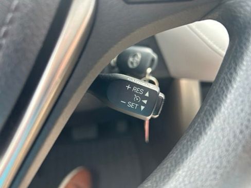 Used 2015 Toyota RAV4 XLE AWD/4WD image 21