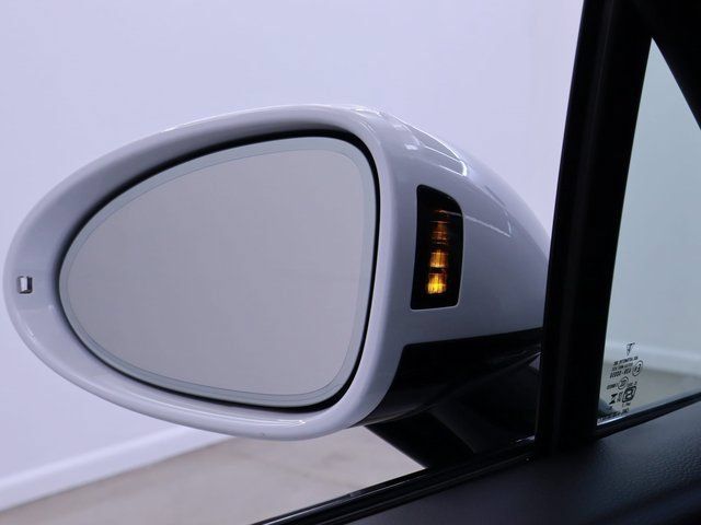 Certified 2024 Porsche Macan AWD/4WD image 35