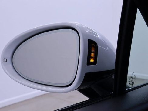 New 2024 Porsche Macan image 35