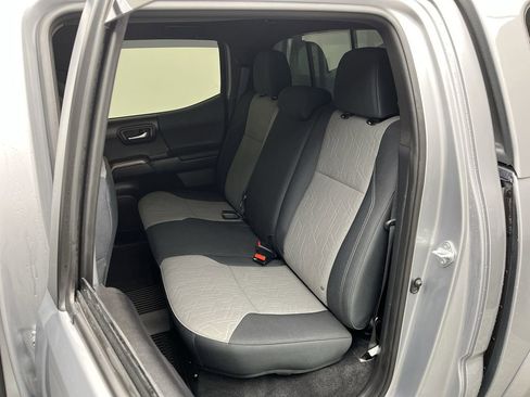 Used 2021 Toyota Tacoma TRD Sport w/ Technology Package image 10