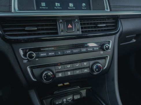 Used 2020 Kia Optima LX image 12