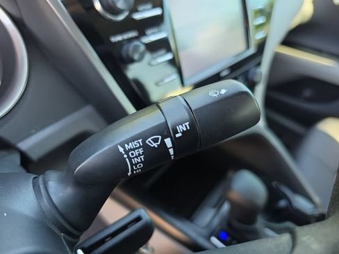 Used 2020 Toyota Camry LE FWD image 23