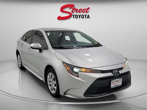 Certified 2024 Toyota Corolla LE image 5