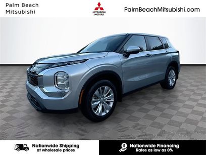 New 2025 Mitsubishi Outlander ES