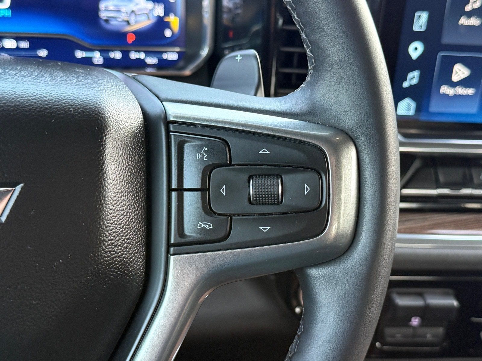Used 2025 Chevrolet Silverado 1500 RST AWD/4WD image 16