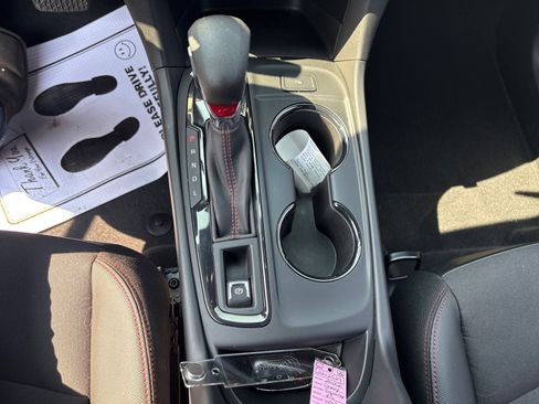 Used 2022 Chevrolet Equinox RS w/ Infotainment Package image 27