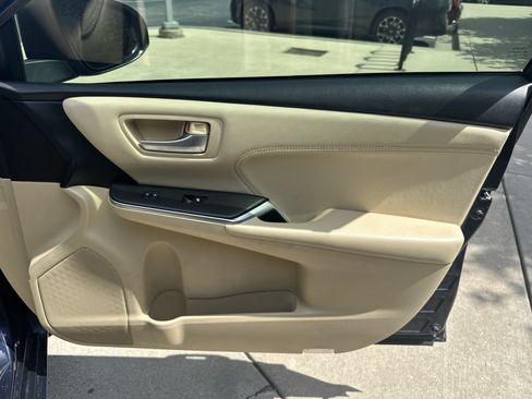 Used 2014 Toyota Camry SE FWD image 27