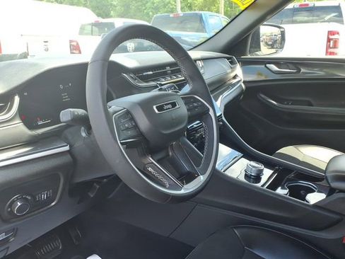 Certified 2023 Jeep Grand Cherokee Altitude AWD/4WD image 23