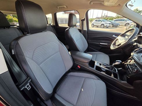 Used 2019 Ford Escape SE FWD image 26