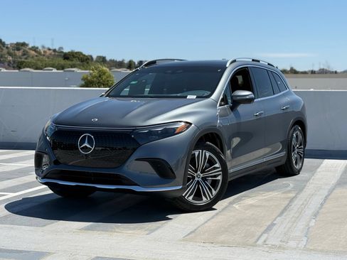 New 2026 Mercedes-Benz EQS 400 4MATIC SUV image 2
