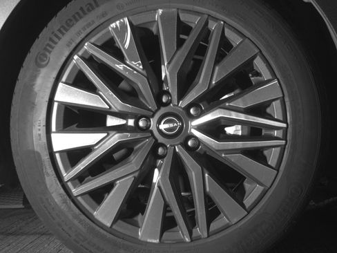 Used 2025 Nissan Altima 2.5 SV FWD image 13