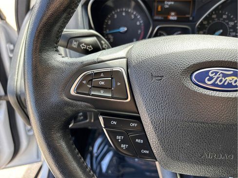 Used 2018 Ford Focus Titanium w/ Titanium Technology Package image 25