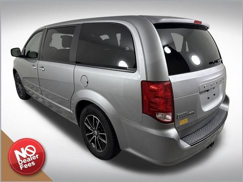 Used 2015 Dodge Grand Caravan SE image 6