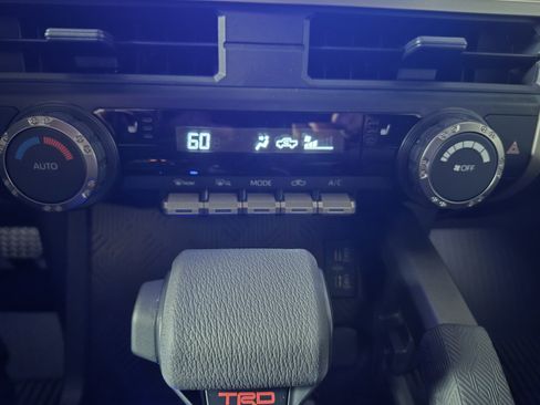 New 2025 Toyota Tacoma TRD Off-Road image 31