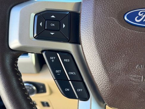 Used 2020 Ford F150 Lariat image 24