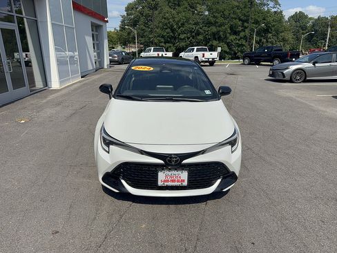 Certified 2024 Toyota Corolla SE FWD image 4