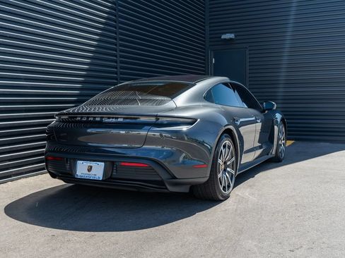 Used 2021 Porsche Taycan 4S AWD/4WD image 9