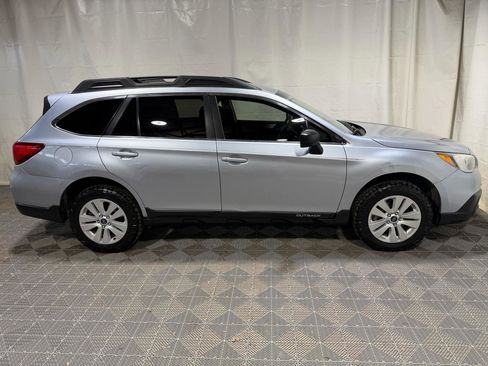 Used 2017 Subaru Outback 2.5i image 9